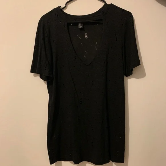 Black super soft distressed t-shirt Size Small - Picture 6 of 10